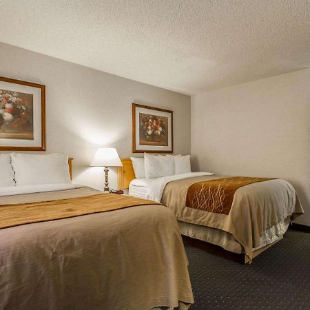 Comfort Inn Fond Du Lac Bagian luar foto
