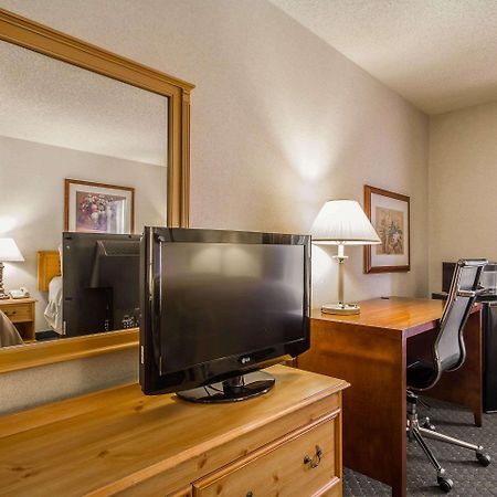 Comfort Inn Fond Du Lac Bagian luar foto