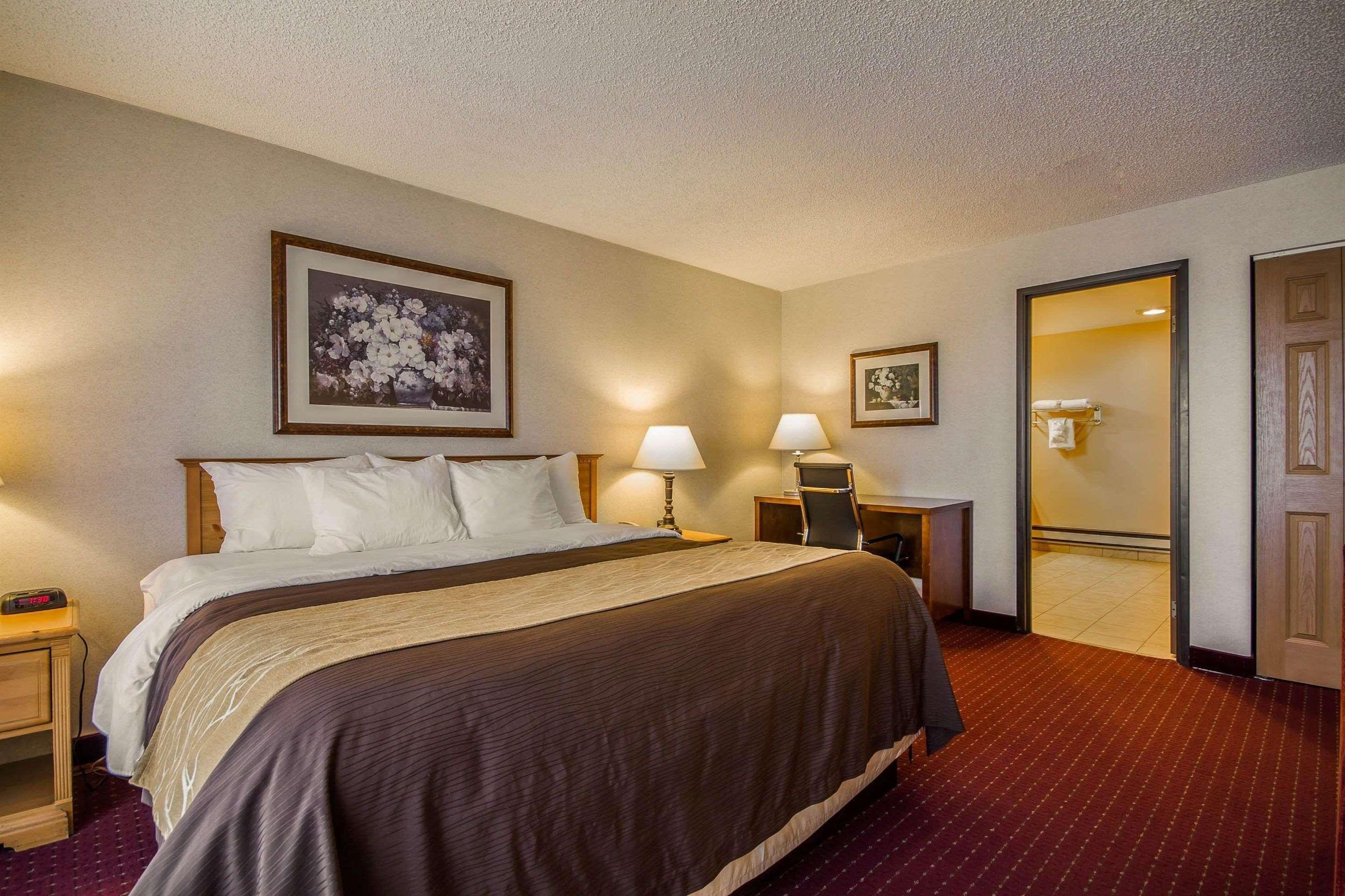 Comfort Inn Fond Du Lac Bagian luar foto