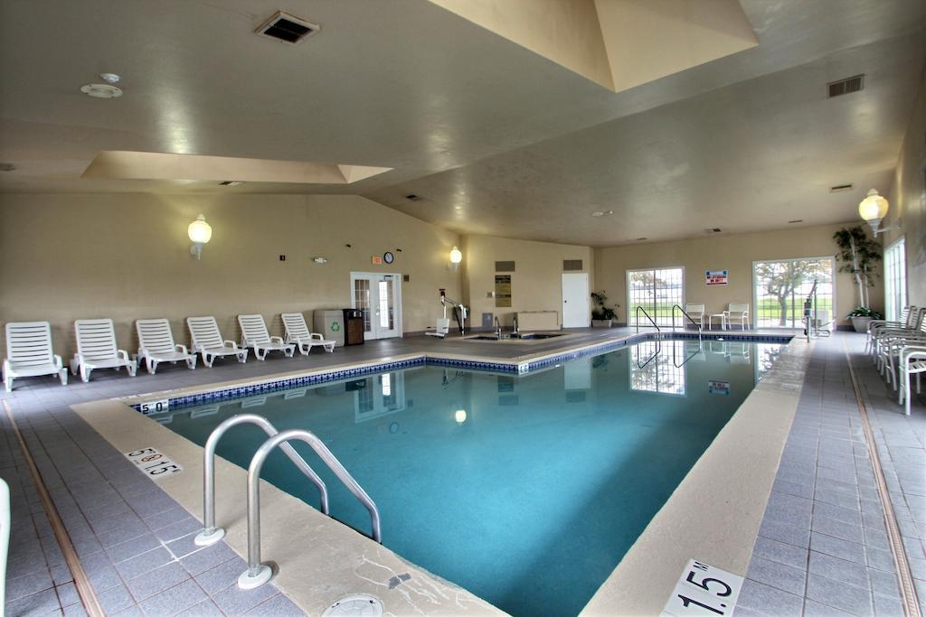 Comfort Inn Fond Du Lac Bagian luar foto