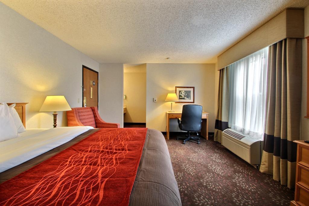 Comfort Inn Fond Du Lac Bagian luar foto