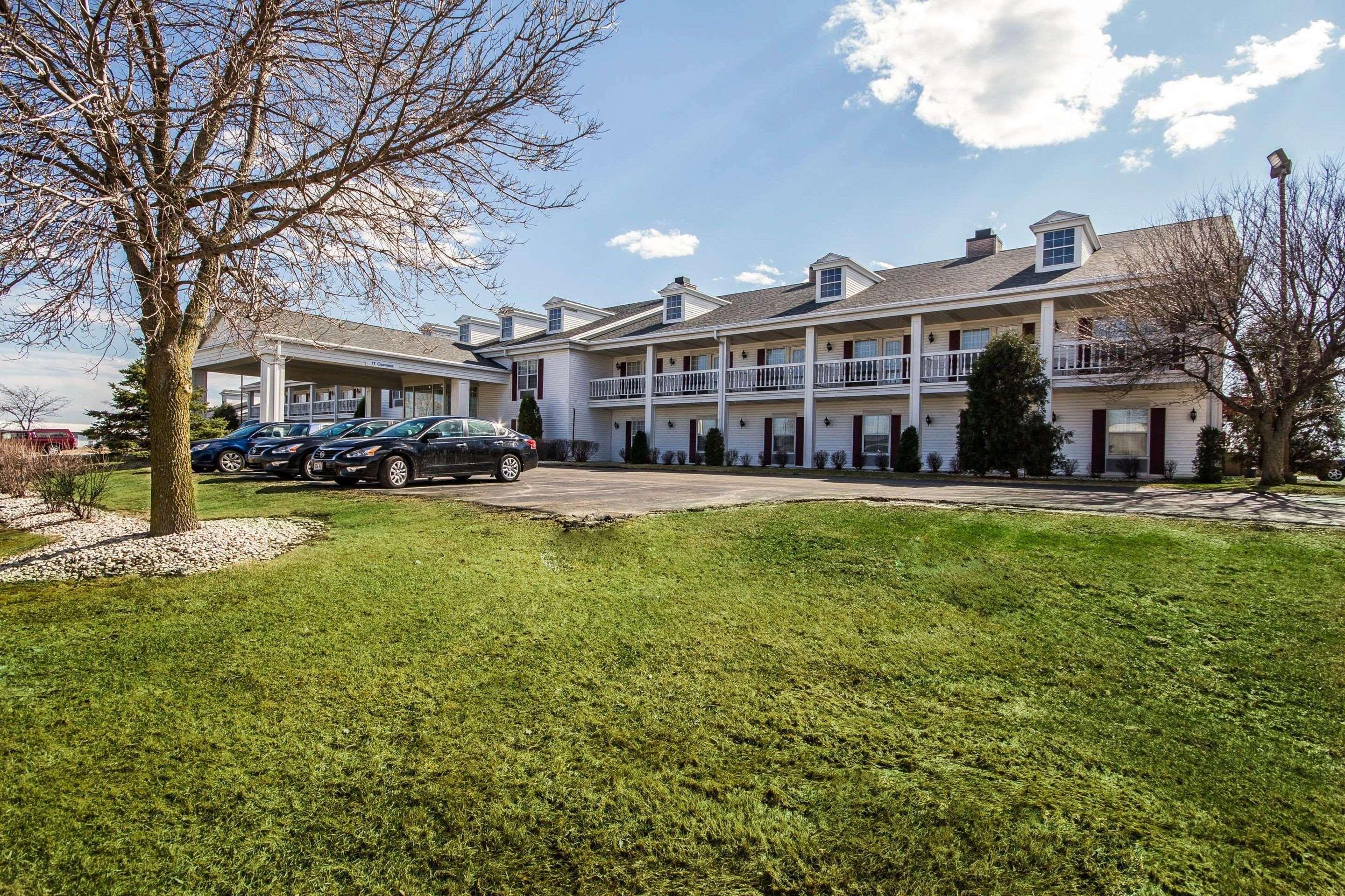 Comfort Inn Fond Du Lac Bagian luar foto